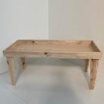 Mesa com pés